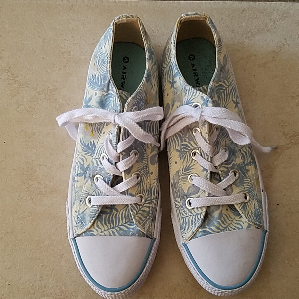 Airwalk canvas sneaker